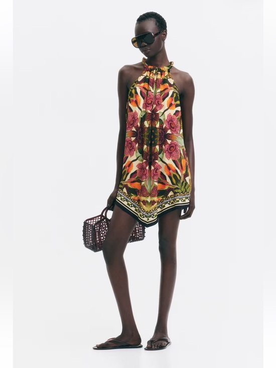 H&M Dresses & Skirts - PATTERNED HANDKERCHIEF DRESS